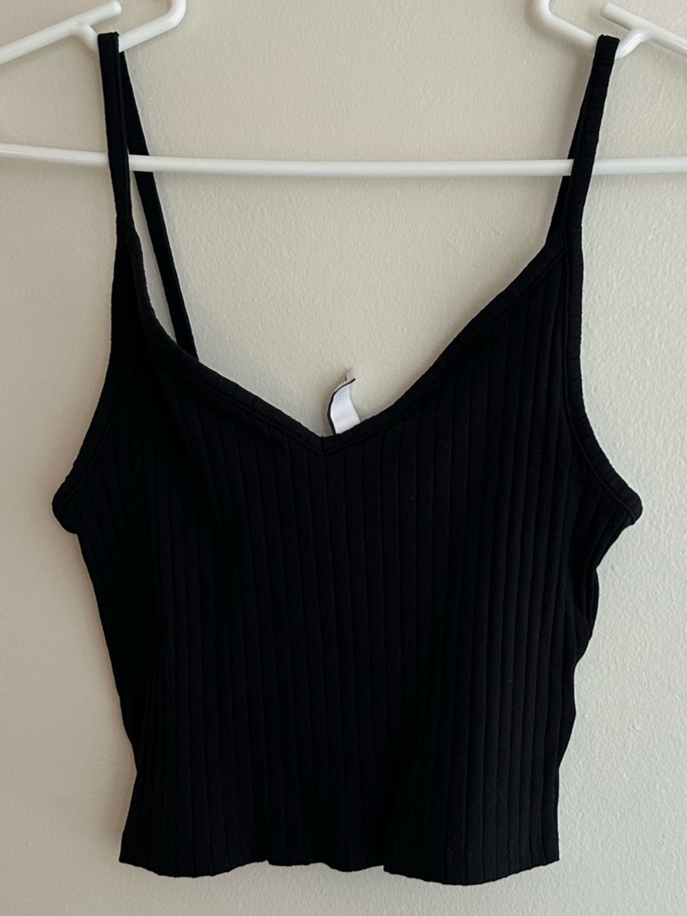 H&M Black Ribbed V-Neck Cropped Tank Top